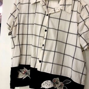 Women’s short sleeve blouse